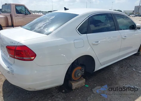 2014 Volkswagen Passat 1.8T Se z USA, uszkodzony, nr VIN 1VWBS7A30EC088586